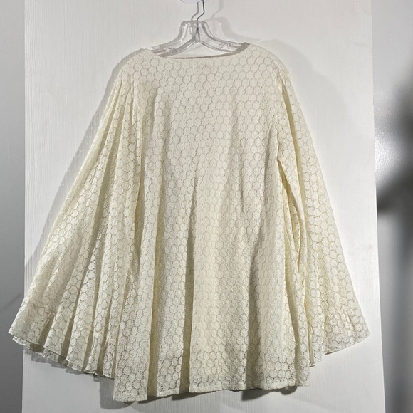 Elegant Cream Blouse with Flared Sleeves - Picture 8 of 11